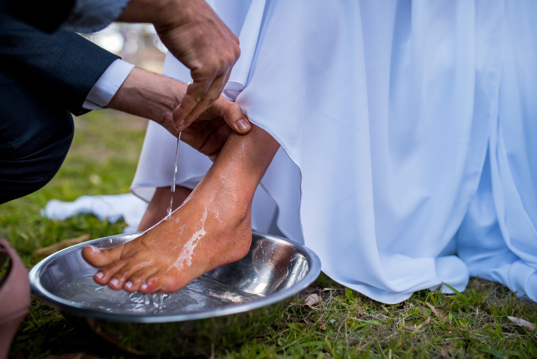 Daily Devotional: 1 Thessalonians 5:12-15